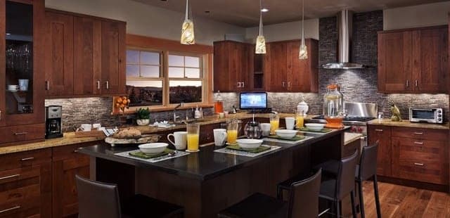 Sunshine Peak Chalet