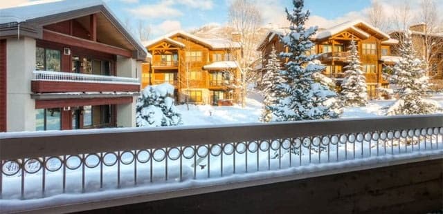 Champagne Lodge at Trappeurs