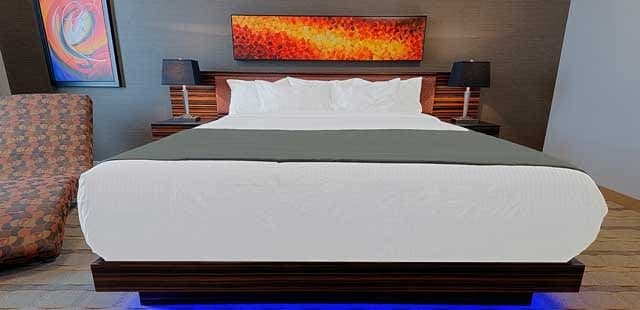 Hotel Clique Calgary Airport