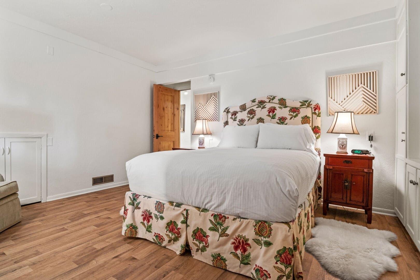 Queen Bedroom -- Lower Level