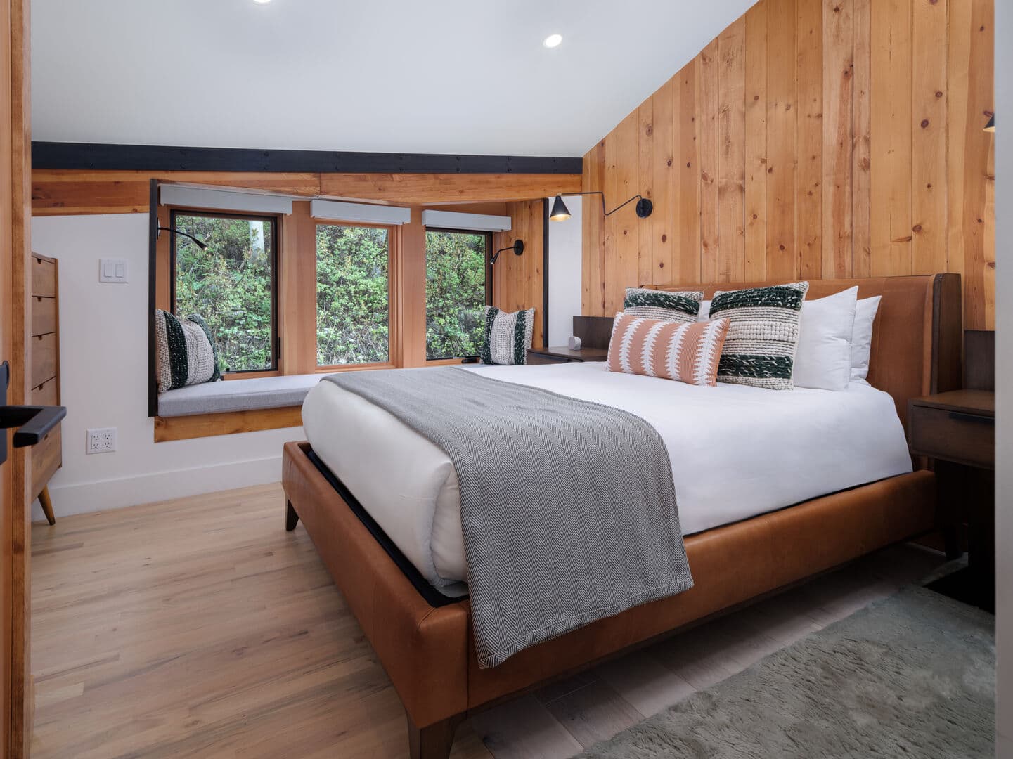 Queen Bedroom
