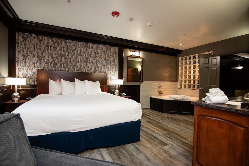 Private spa tub