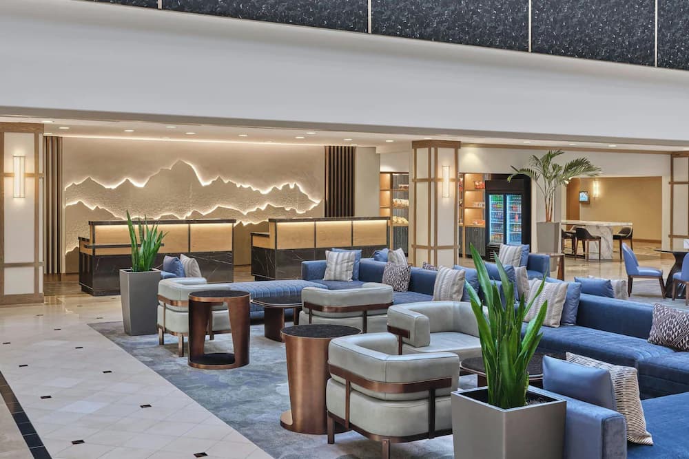 Lobby lounge