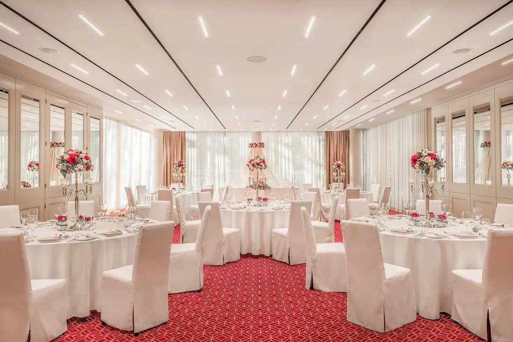 Banquet hall