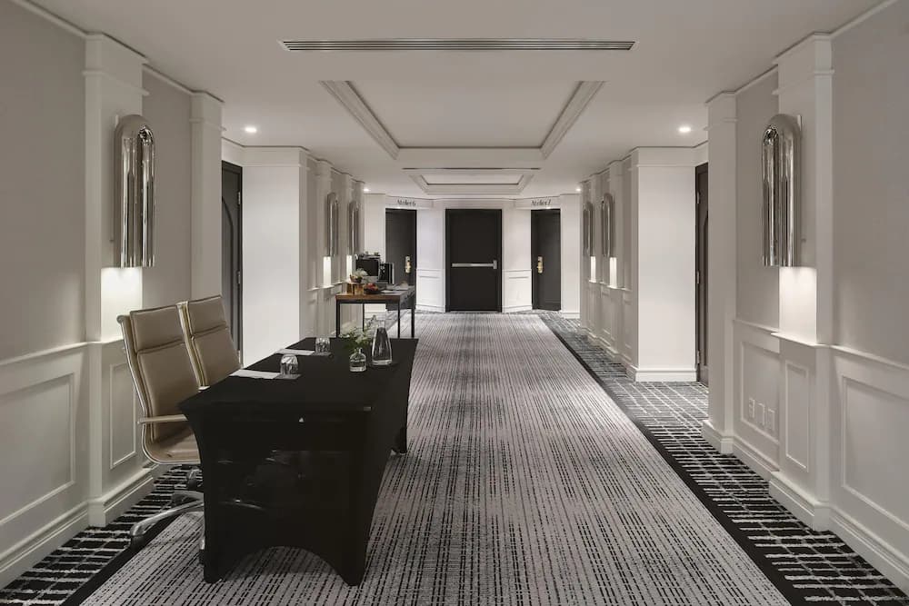 Meeting facility
