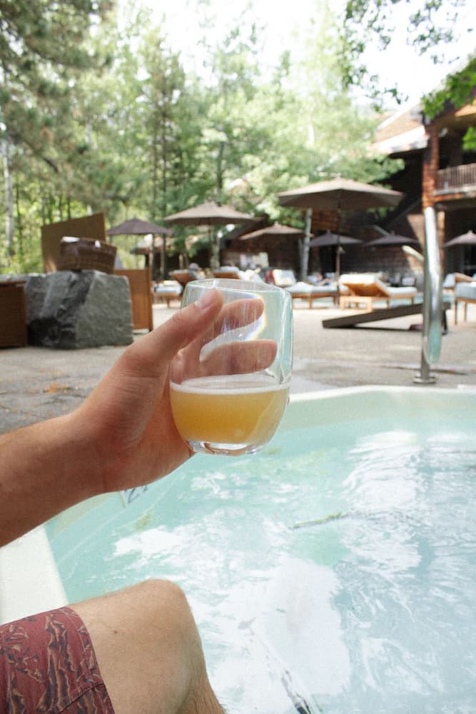 Outdoor spa tub