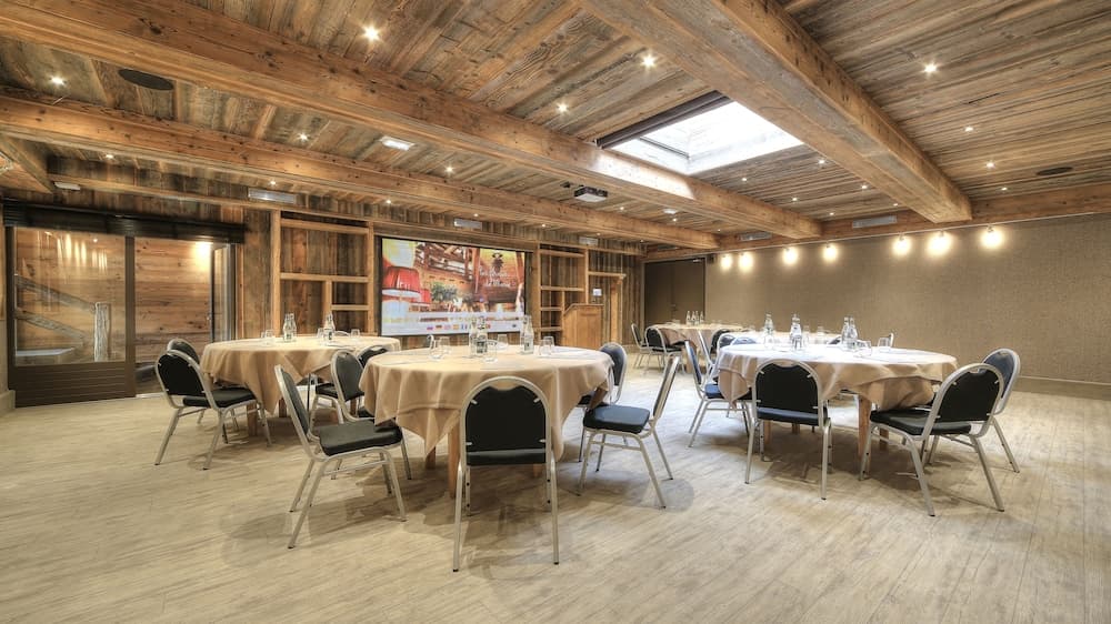 Meeting facility