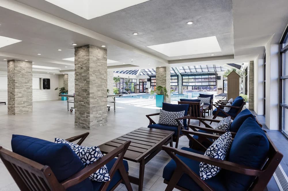 Indoor/outdoor pool