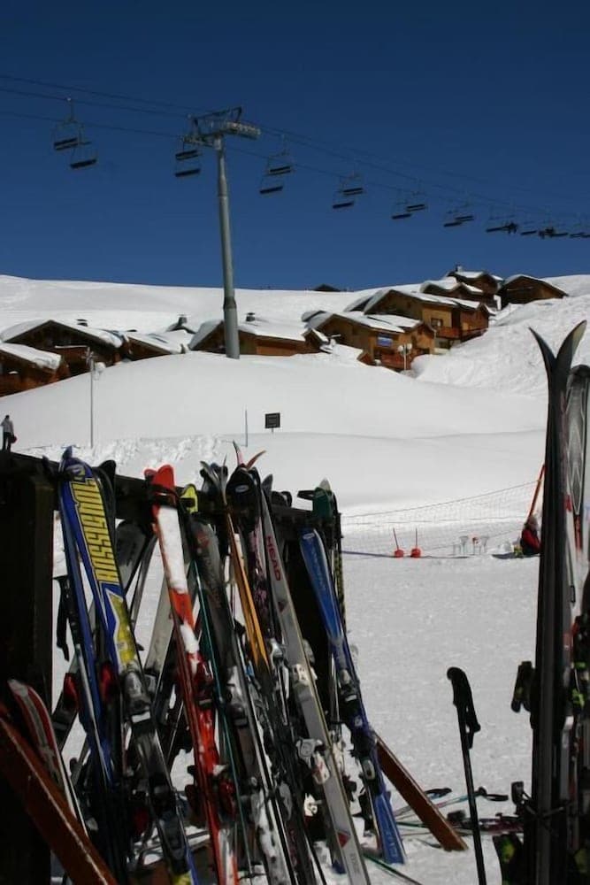 Snow and ski sports