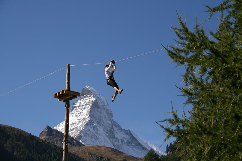 Ropes course (team building)