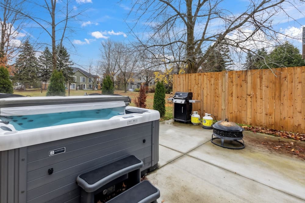Private spa tub