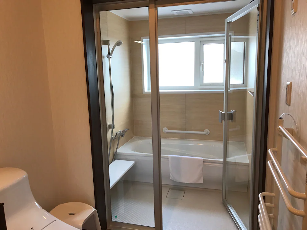 Bathroom amenities