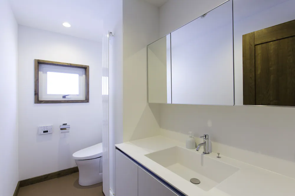 Bathroom amenities