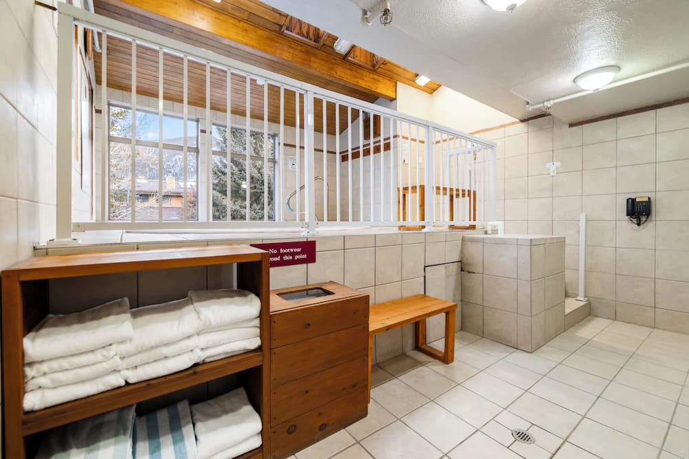 Indoor spa tub