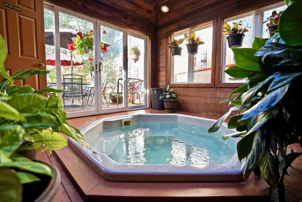 Indoor spa tub