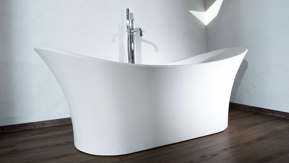 Deep soaking bathtub