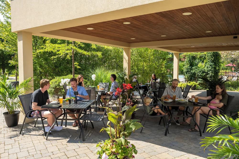 Outdoor dining