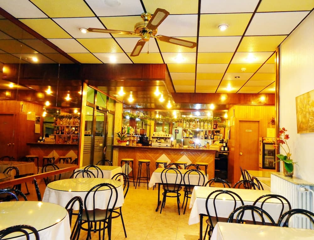Food court