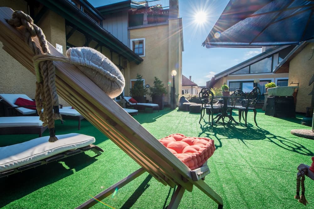 Sundeck