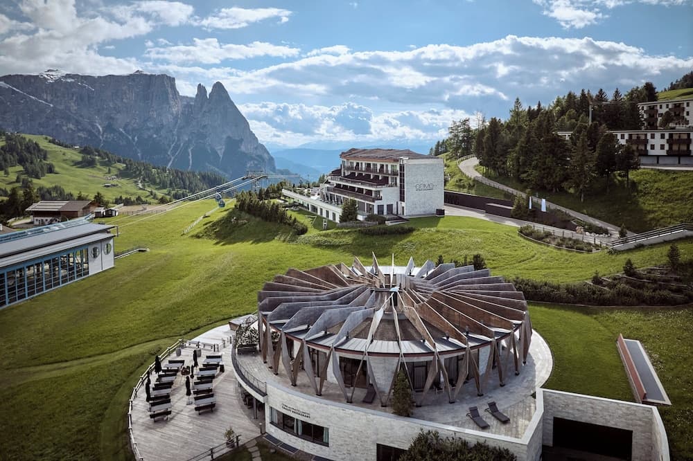 Primary image
