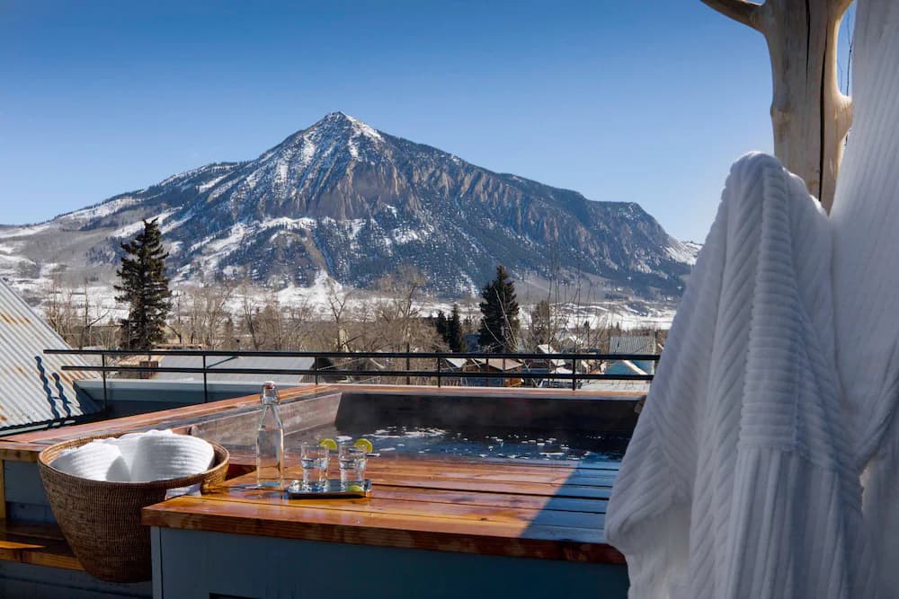 Rooftop pool
