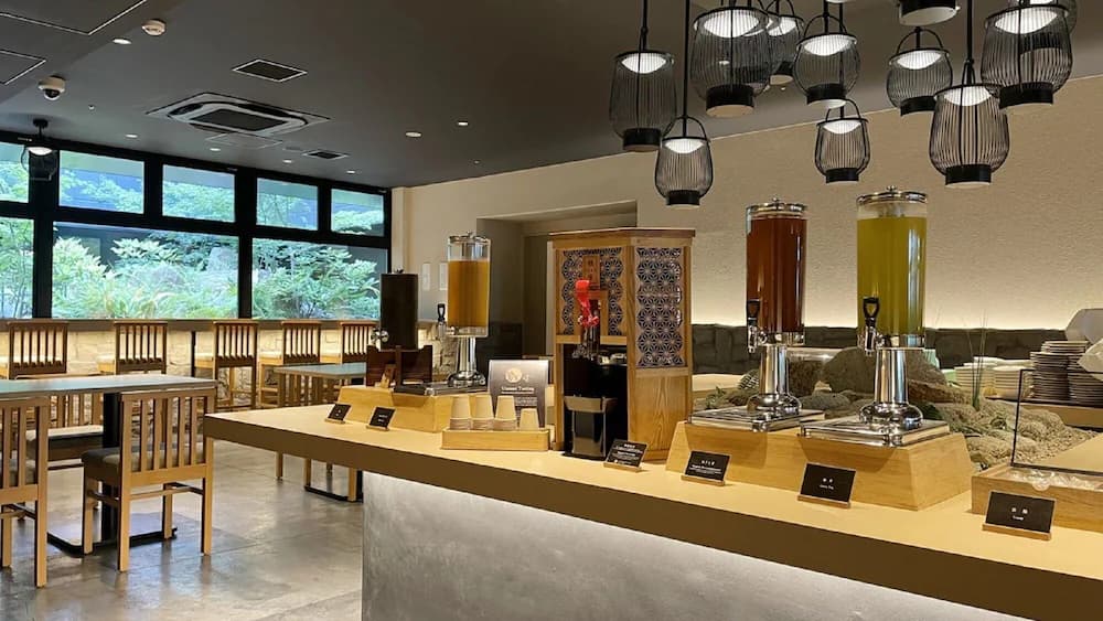 Lobby lounge