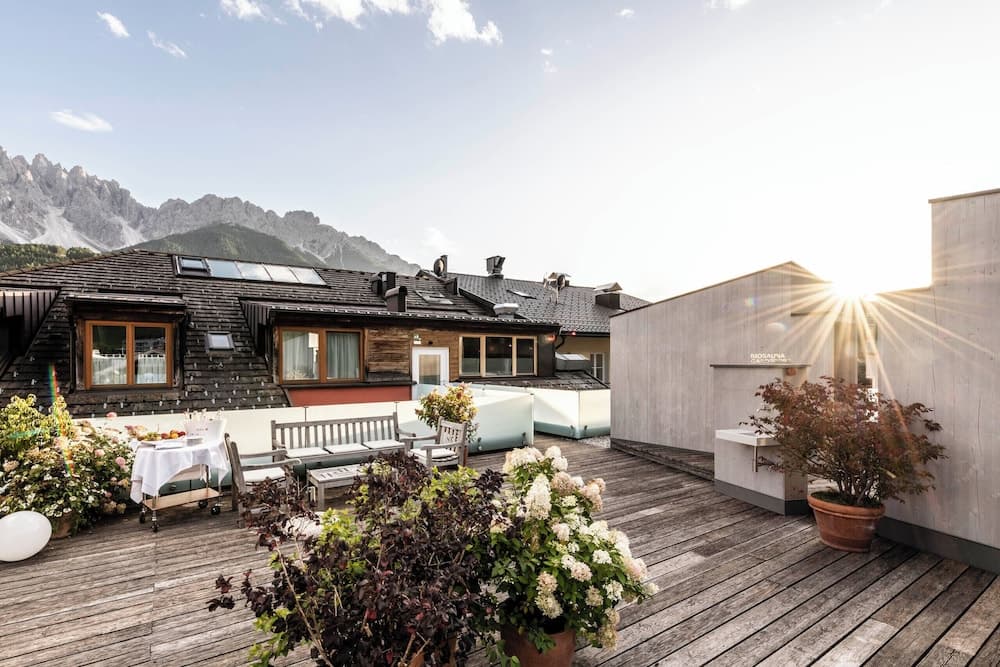 Sundeck