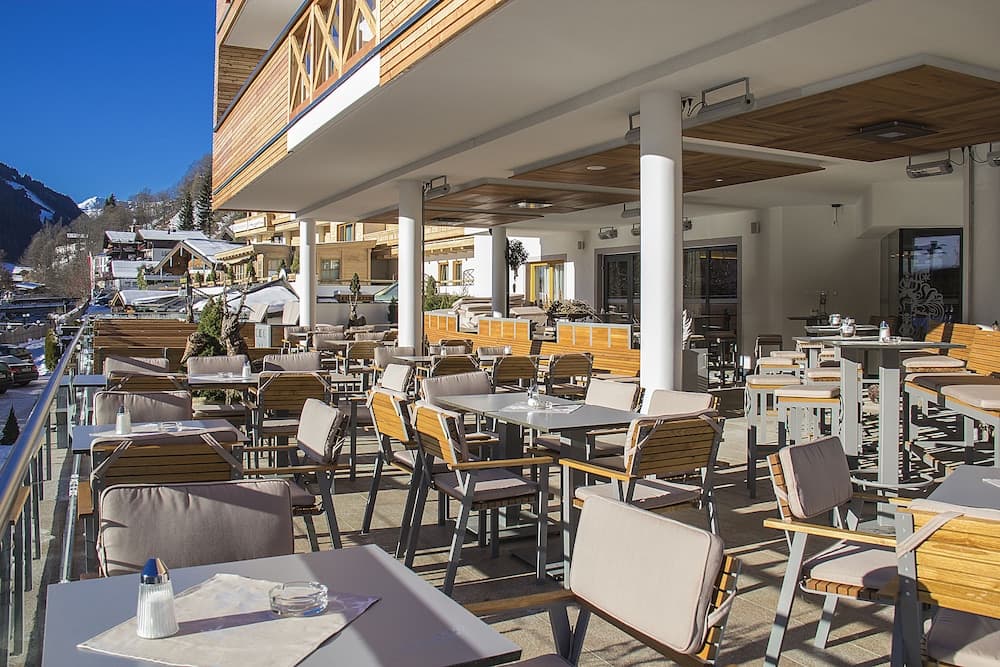 Sundeck