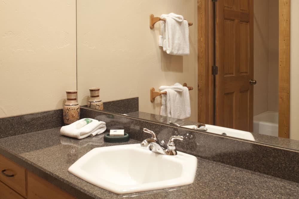 Bathroom sink