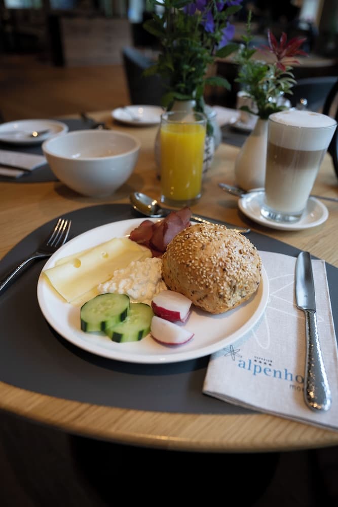 Breakfast meal