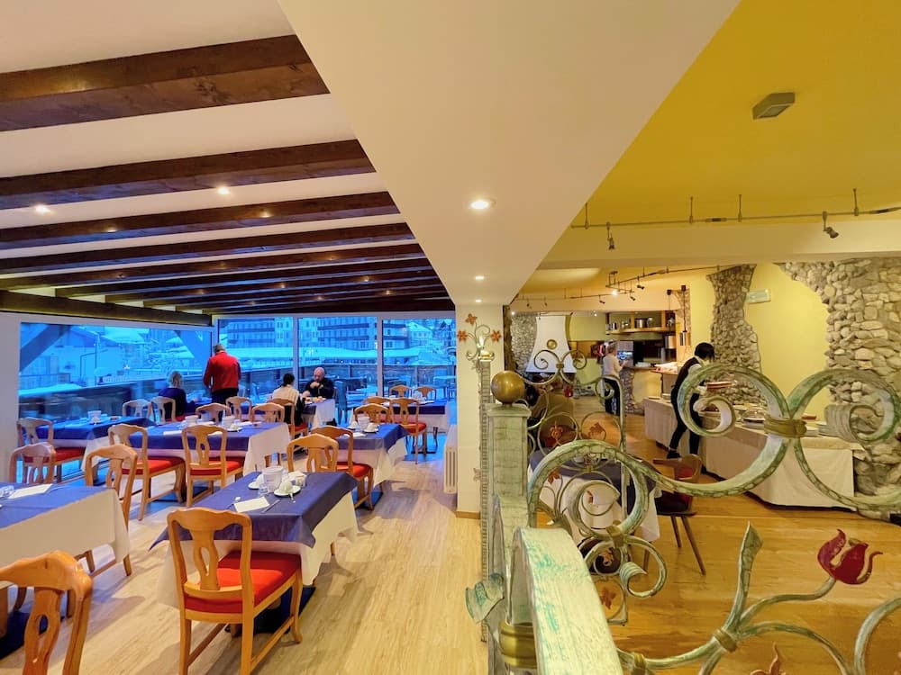 Breakfast area
