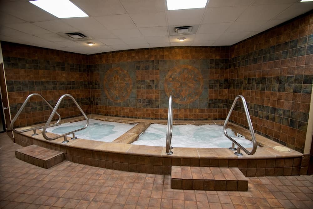 Indoor spa tub