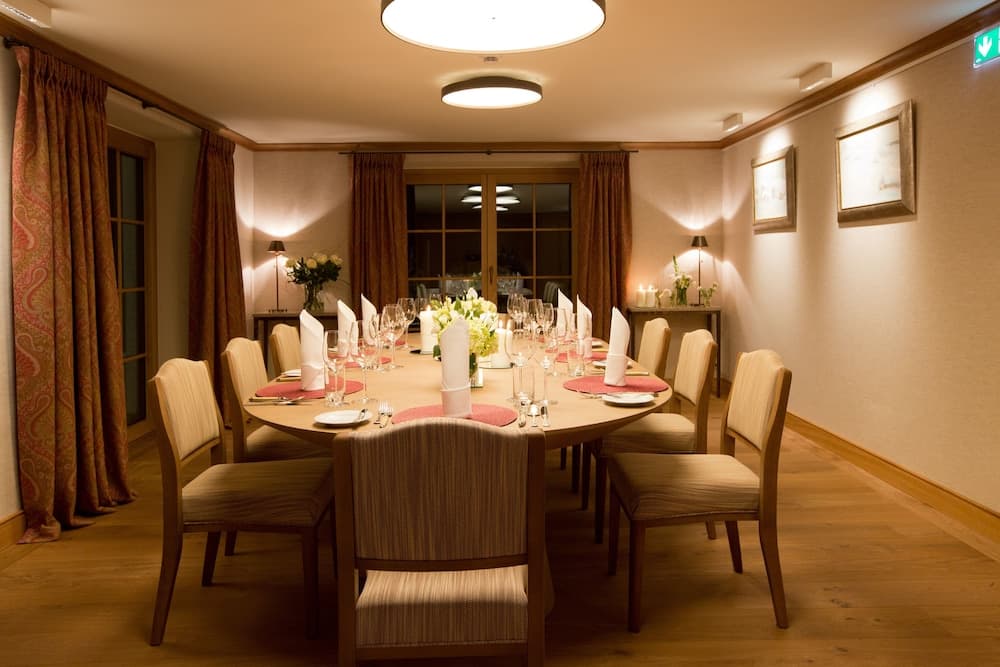 Meeting facility