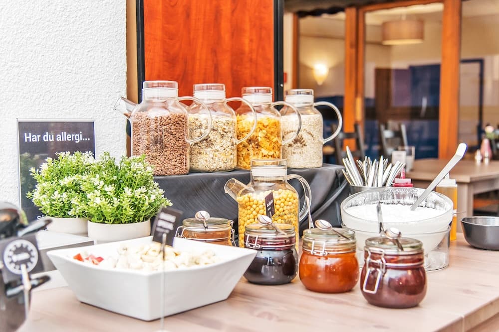Breakfast buffet