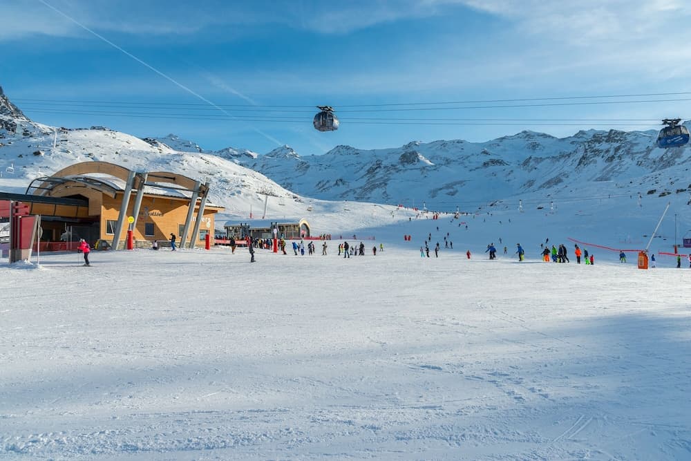 Snow and ski sports