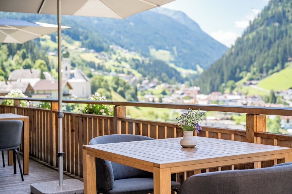 Sundeck