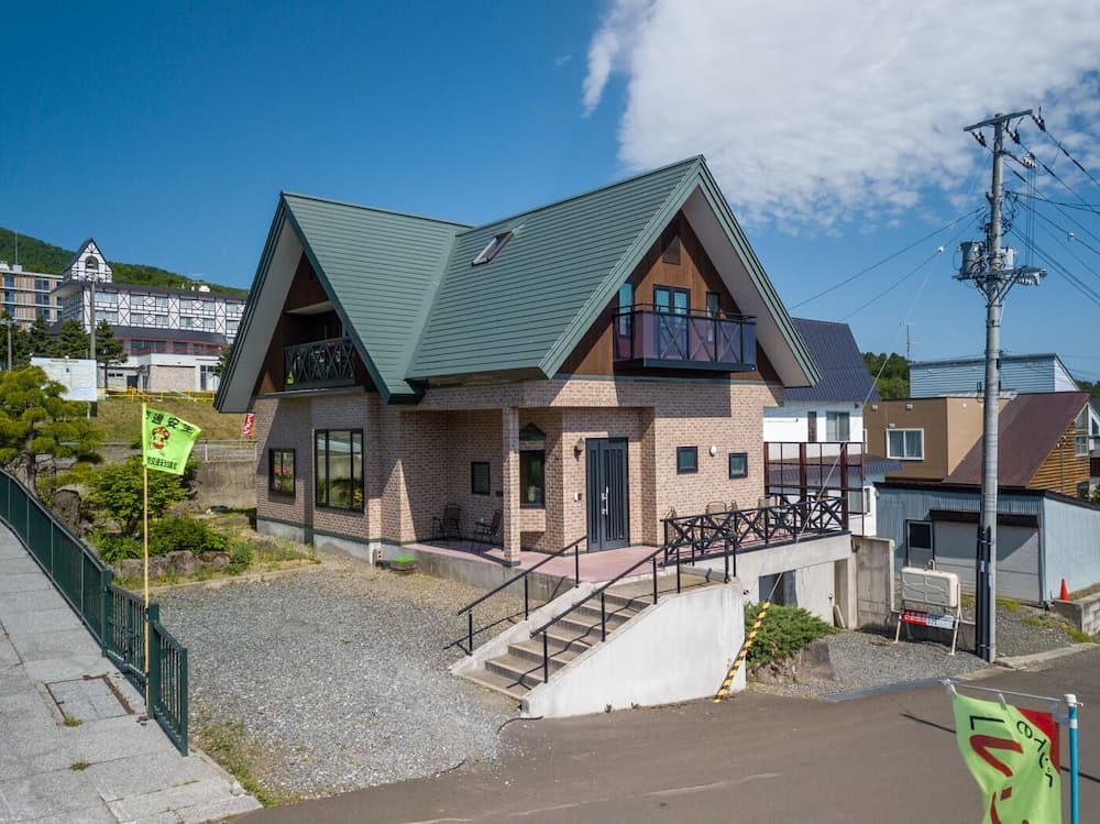 Primary image