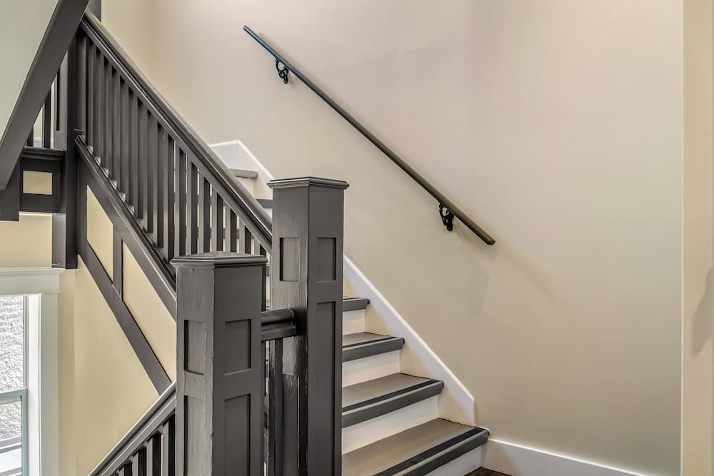 Handrails in stairways