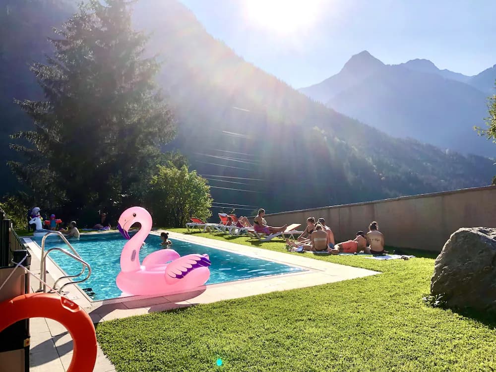 Exercise/lap pool